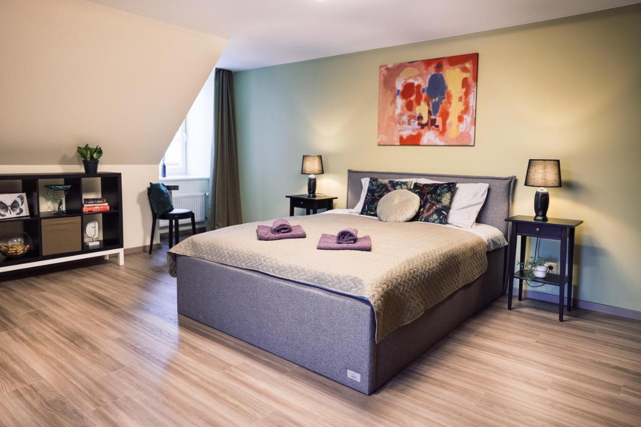 Rothko Apartment/8 Guests/4Bedrooms/Riga Old Town Zewnętrze zdjęcie